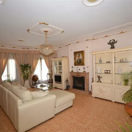 Villa Ubico